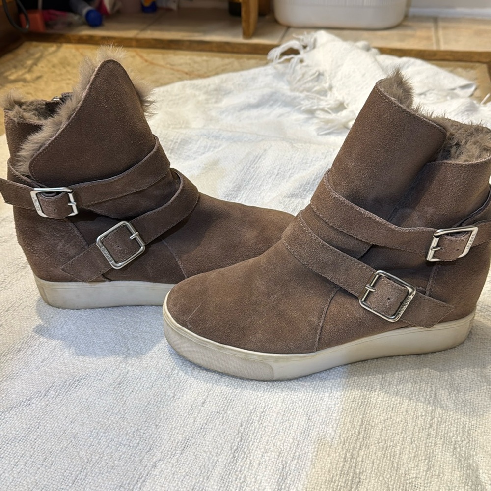J/slides zip up fur bootie.